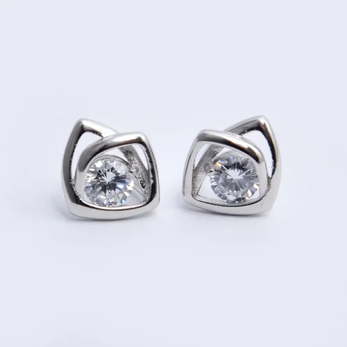 Egy Swarovski köves ezüst fülbevaló