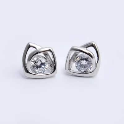 Egy Swarovski köves ezüst fülbevaló
